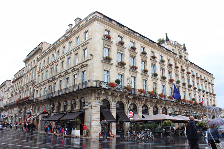 rainy-Bordeaux-france