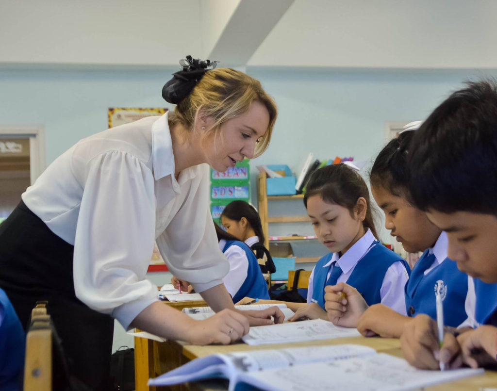 bridget-teaching-thailand